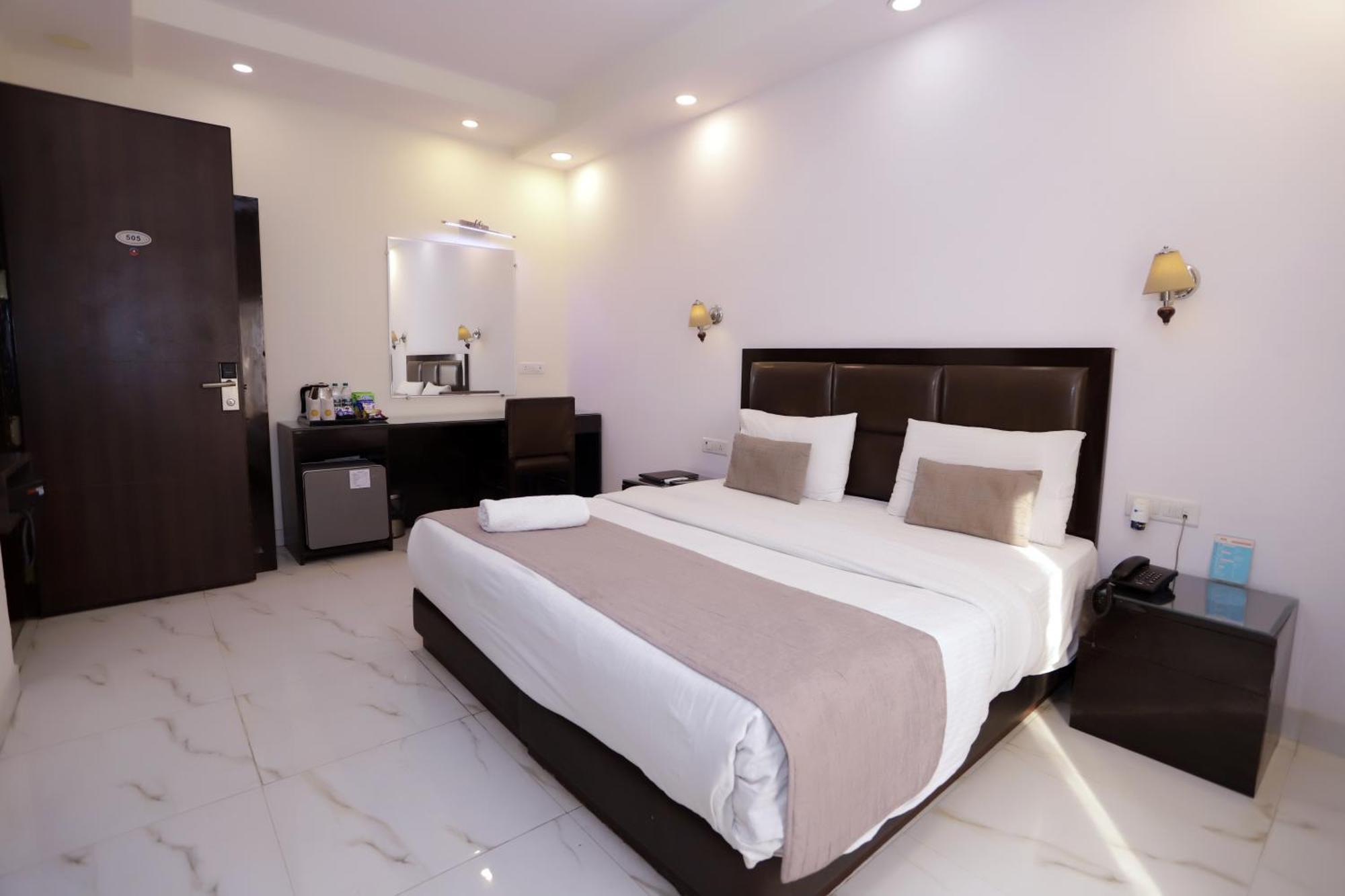Hotel Pk Residency Noida Exterior photo