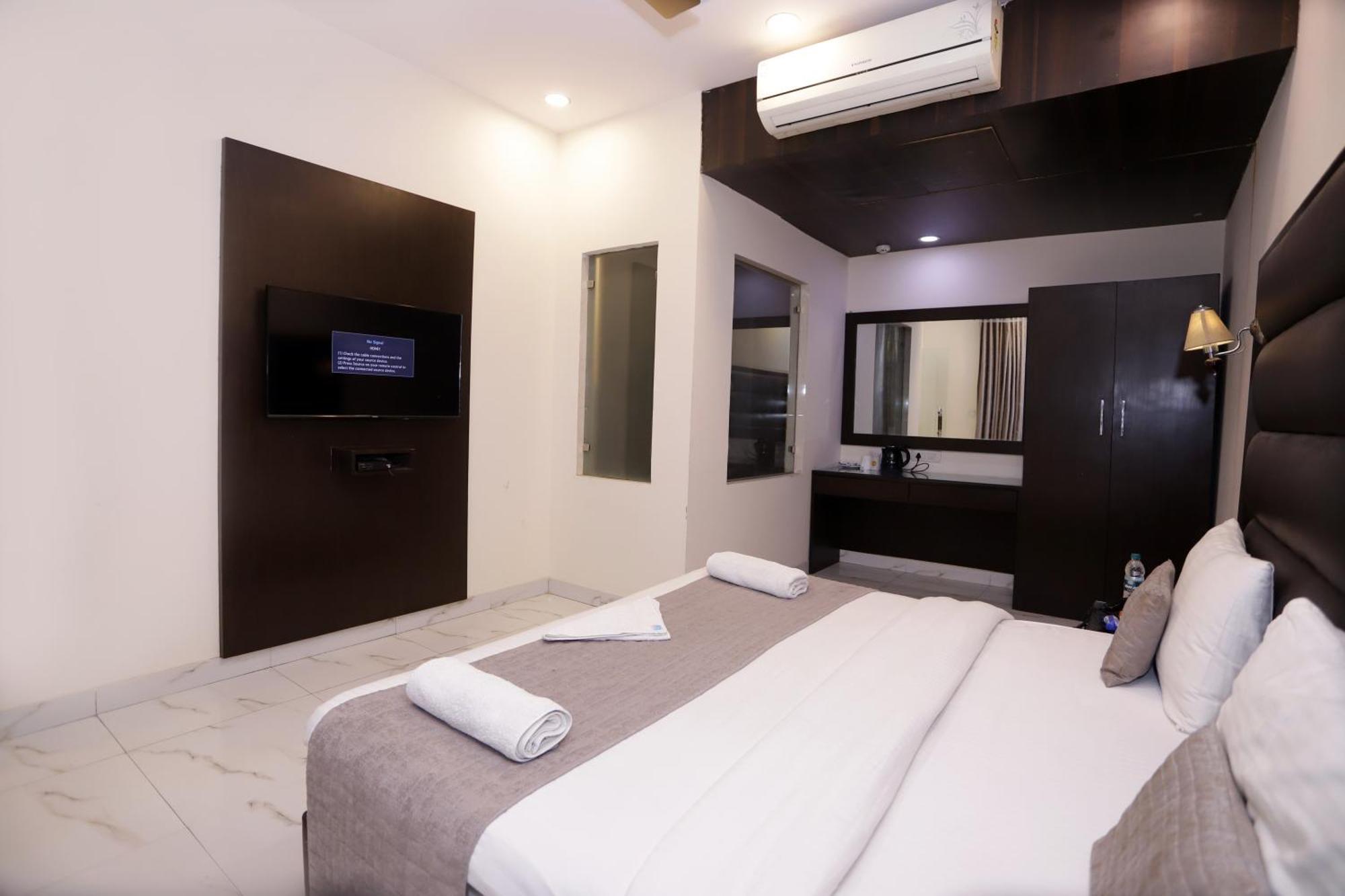 Hotel Pk Residency Noida Exterior photo