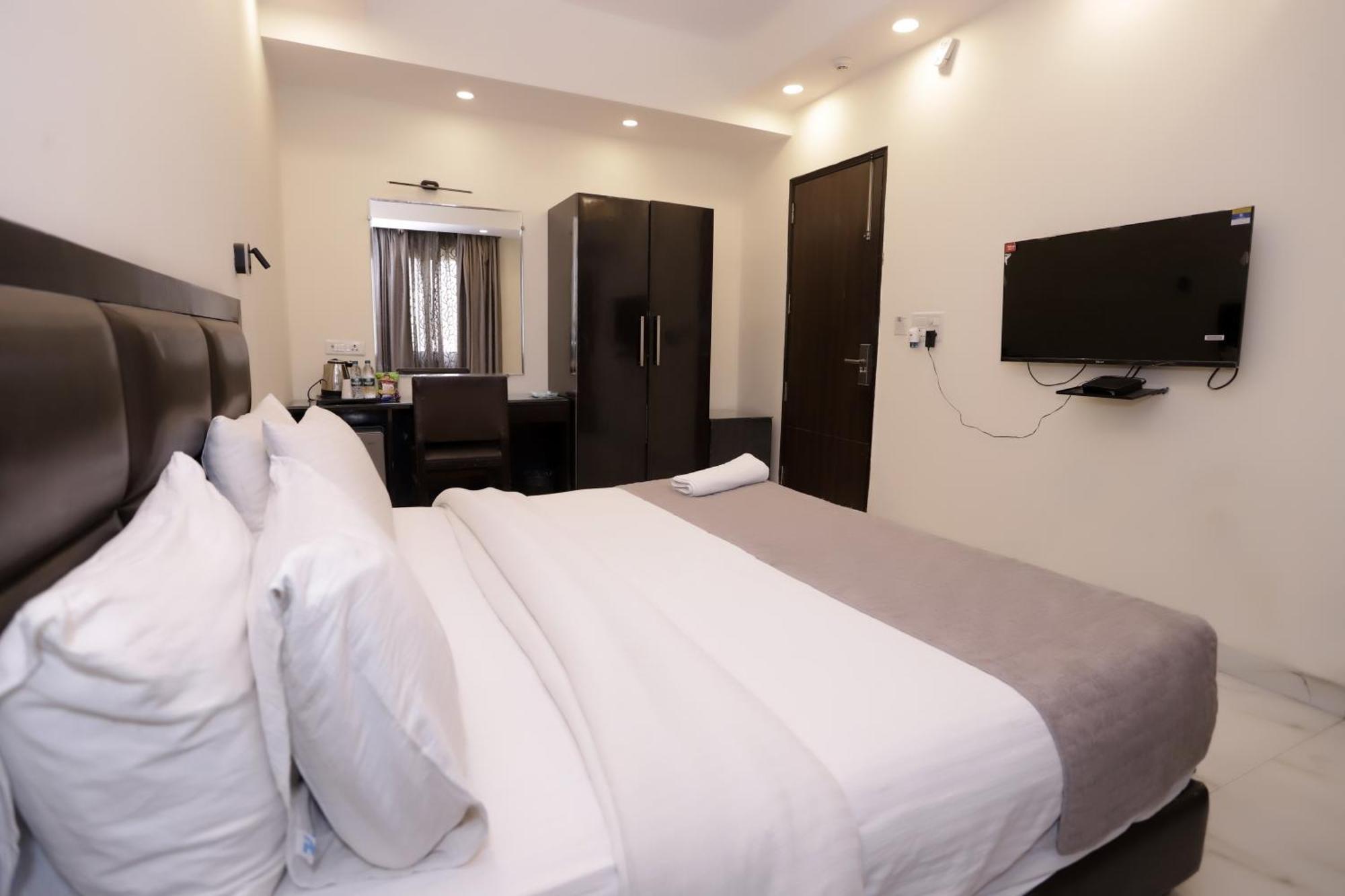 Hotel Pk Residency Noida Exterior photo