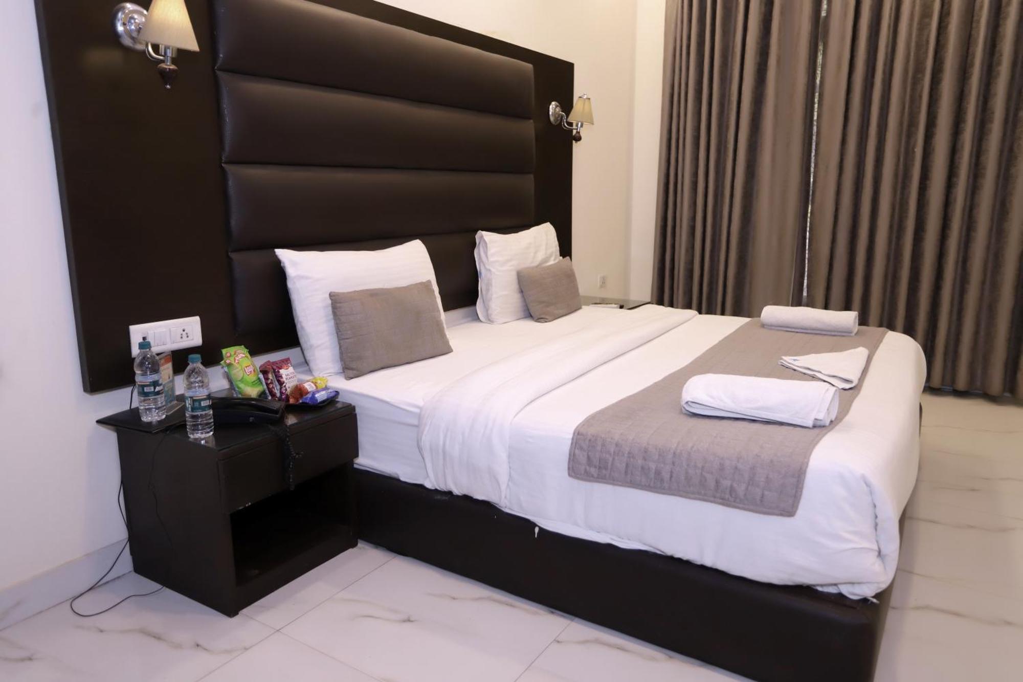 Hotel Pk Residency Noida Exterior photo