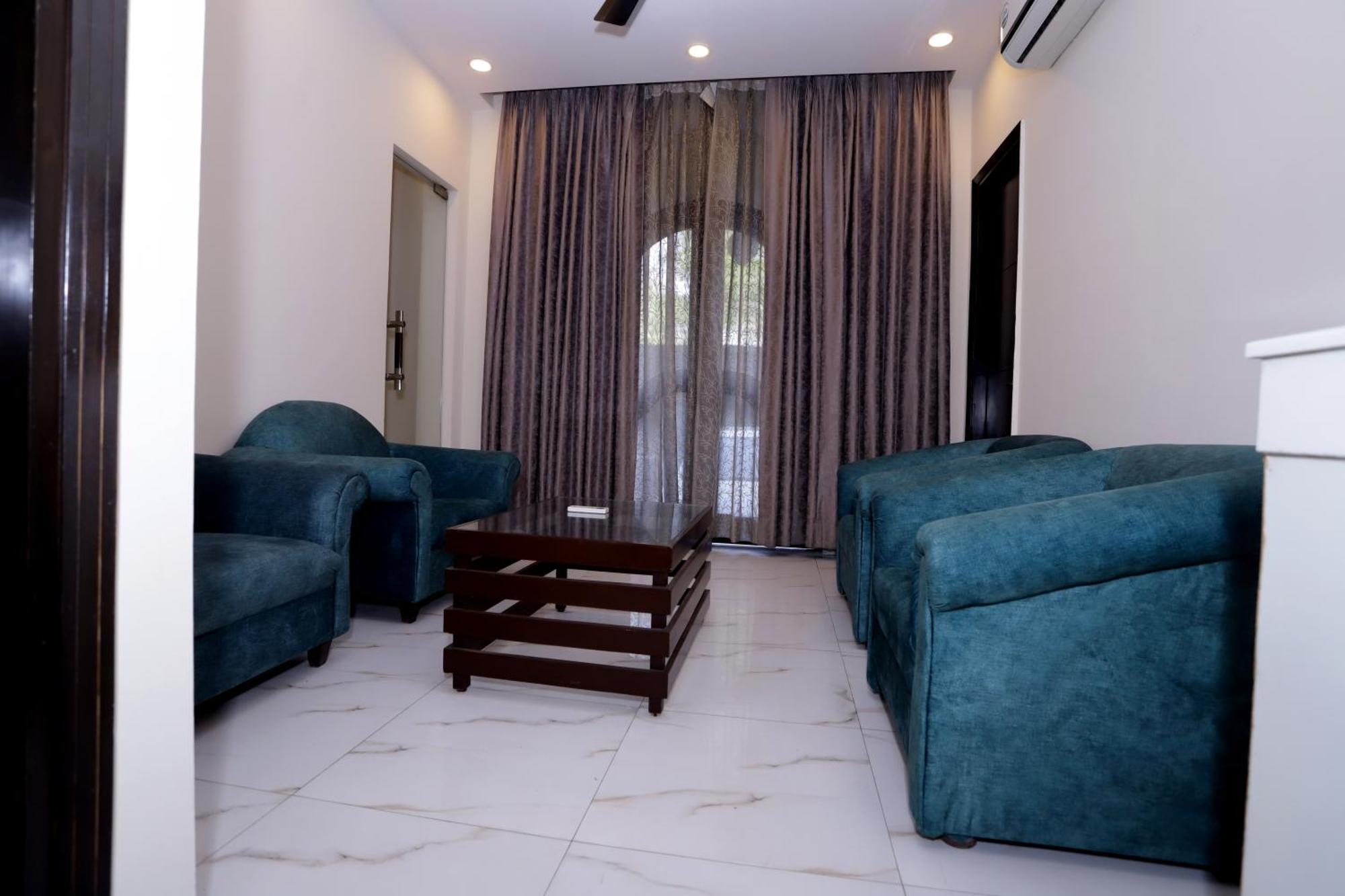 Hotel Pk Residency Noida Exterior photo