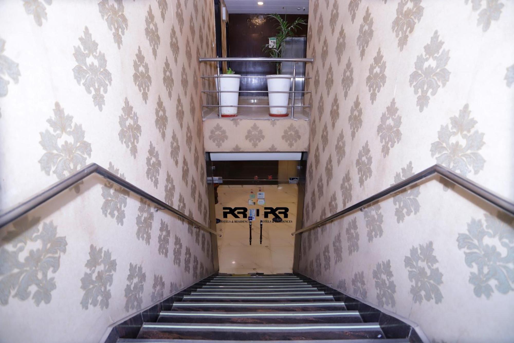 Hotel Pk Residency Noida Exterior photo