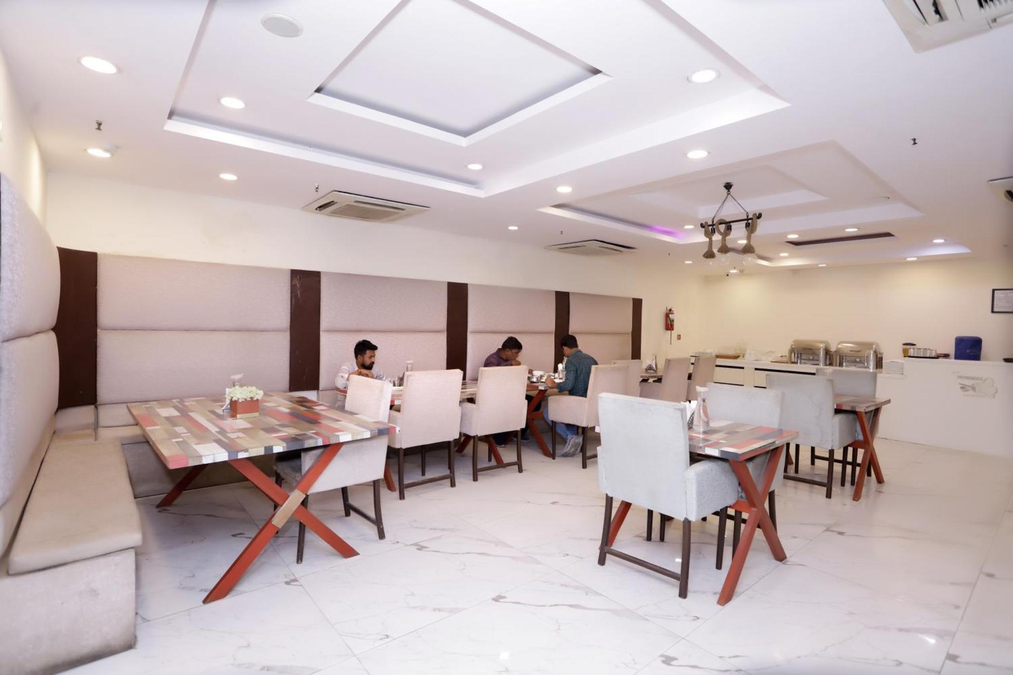 Hotel Pk Residency Noida Exterior photo