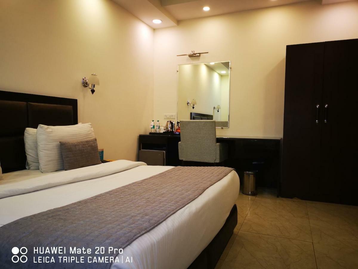 Hotel Pk Residency Noida Exterior photo